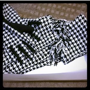Charter club scarf and gloves set. Houndstooth